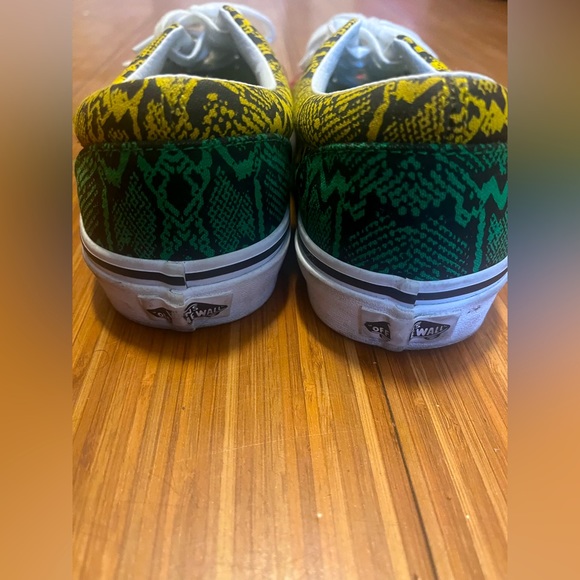 VANS - Picture 6 of 7